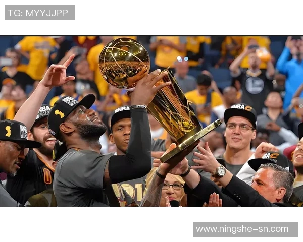 激烈对决再度上演 NBA总决赛两强争霸谁能捧起冠军奖杯