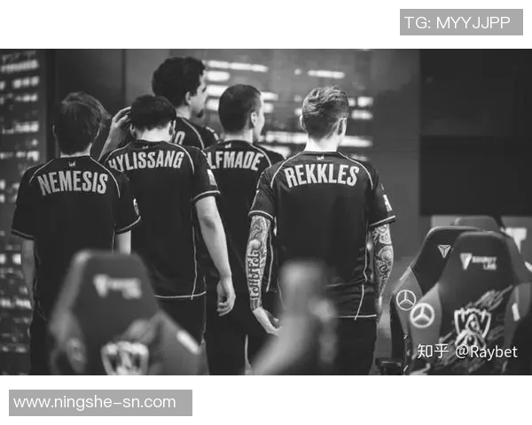 刘军专访：从职业选手到电竞领军者的英雄联盟成长之路